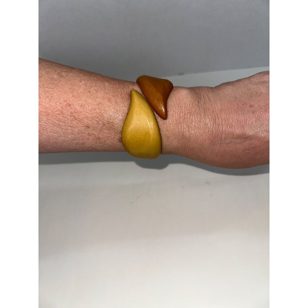 Vintage Retro Modern 2 Tone Lucite Hinged Clamper Cuff Wrap Bracelet